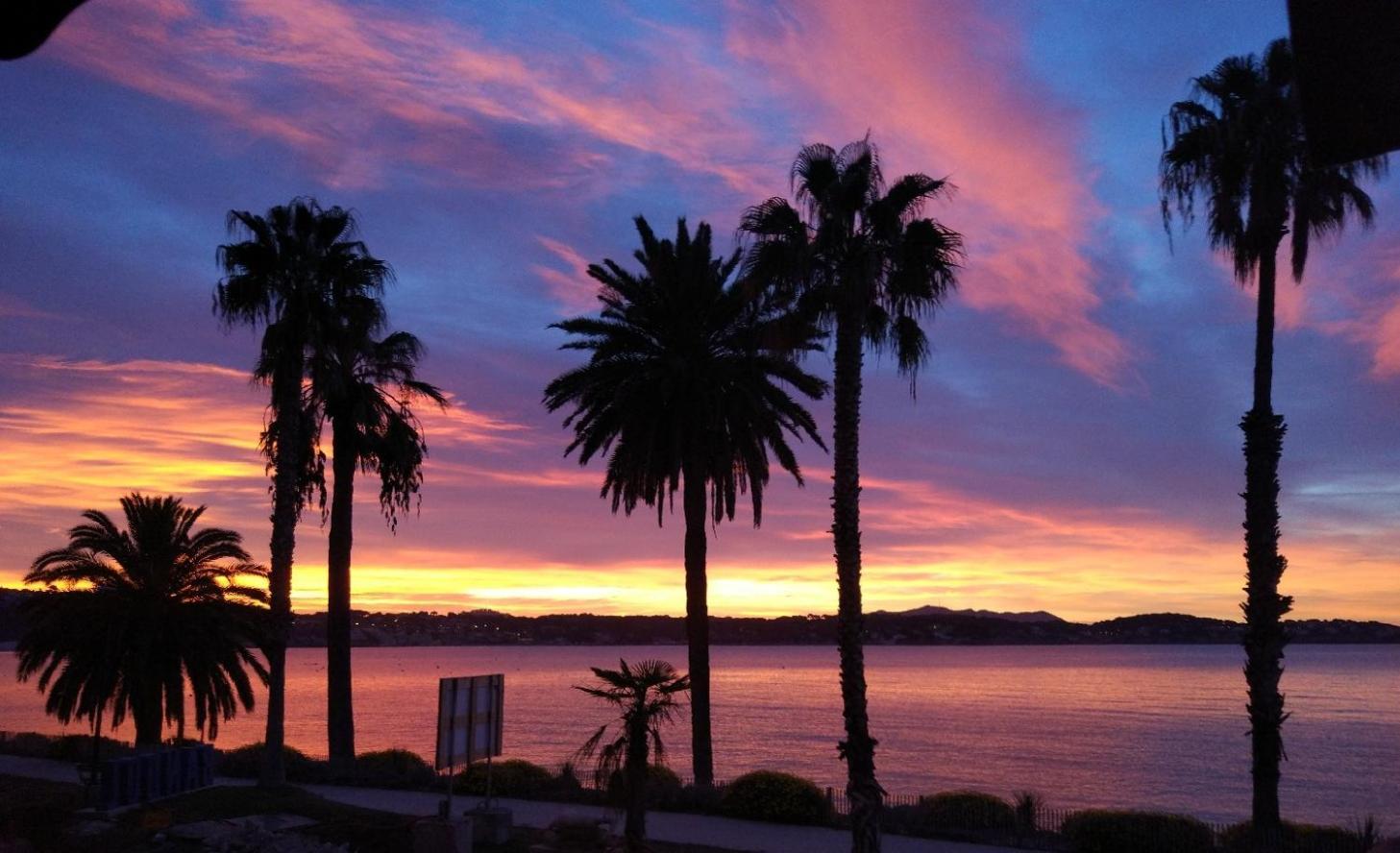 Front De Mer - Emplacement Prise - T2 Moderne Et Climatise - Tout A Pied Bandol Luaran gambar